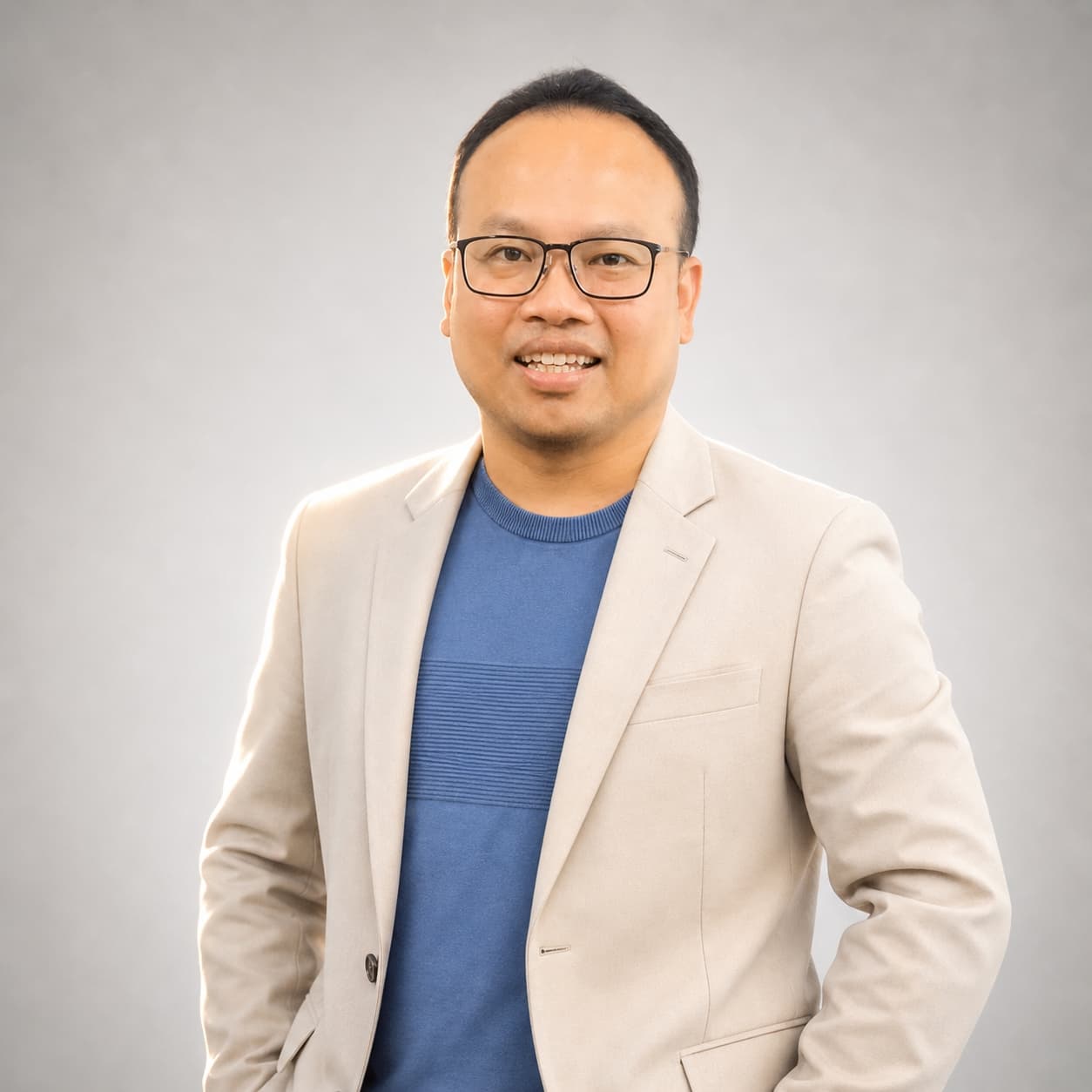 Asst.Prof.Dr. Montri Inthachot